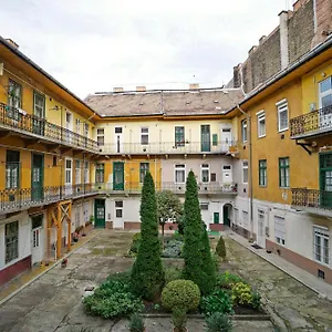 K03 Elitehost Kis Diofa , Budapest Ungheria